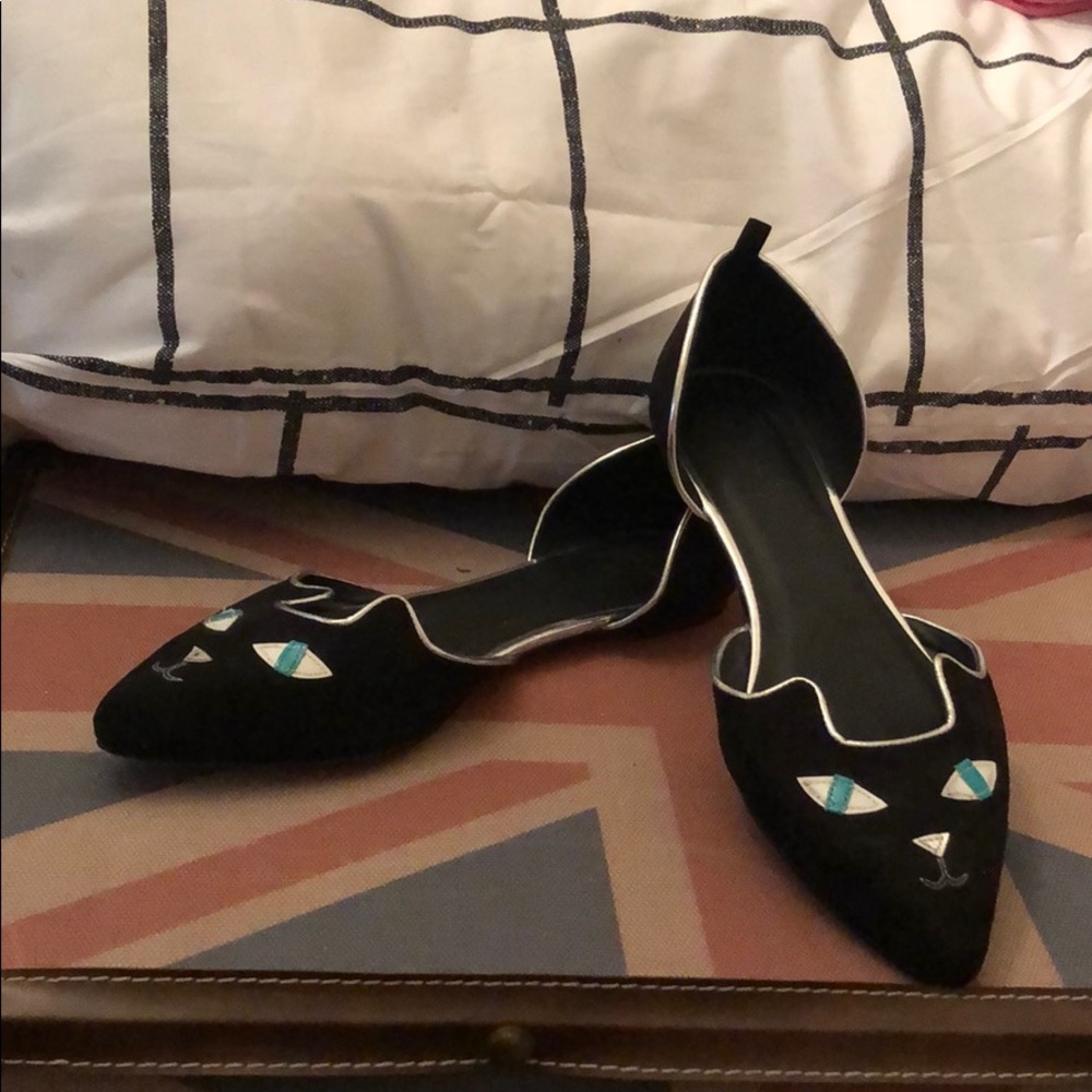 Black Cat Flats